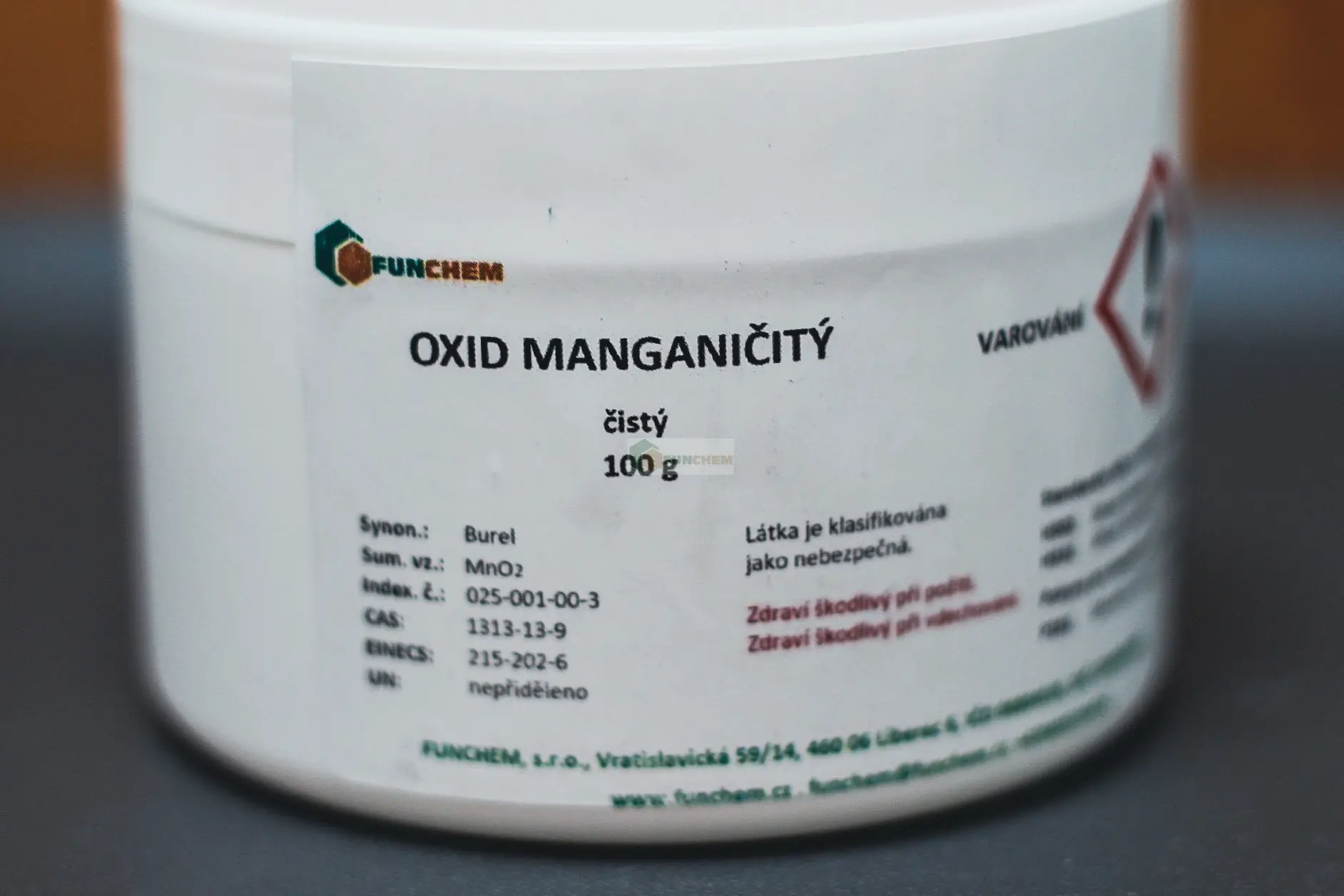 Oxid manganičitý č. 100 g