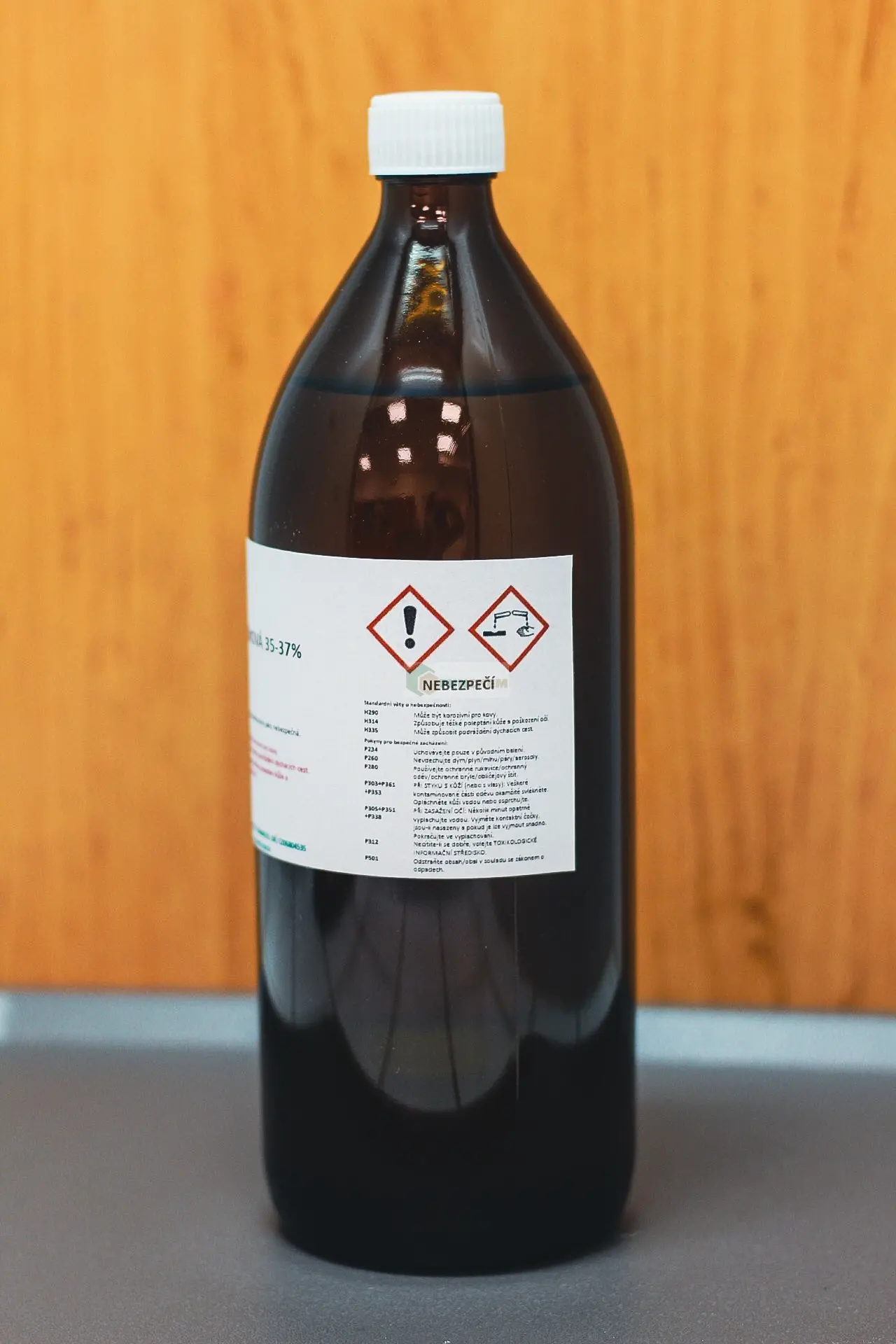 Kyselina chlorovodíková 35-37 % ve skleněném obalu 1000 ml