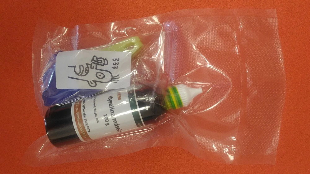 Kyselina máselná >99% p.a. 100 ml s aplikátorem